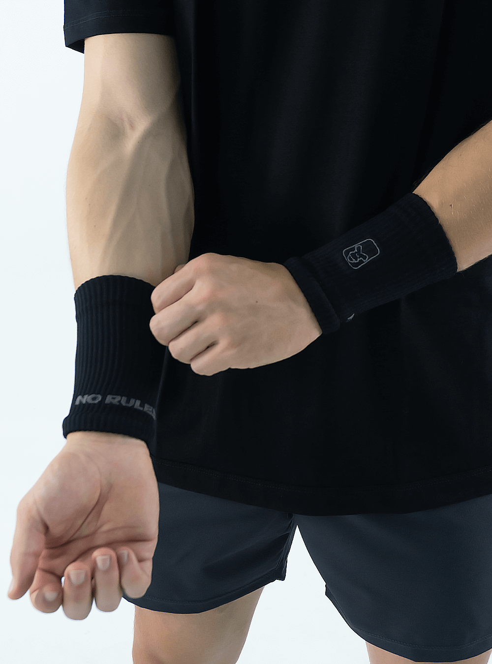WRIST BANDS NEGRO