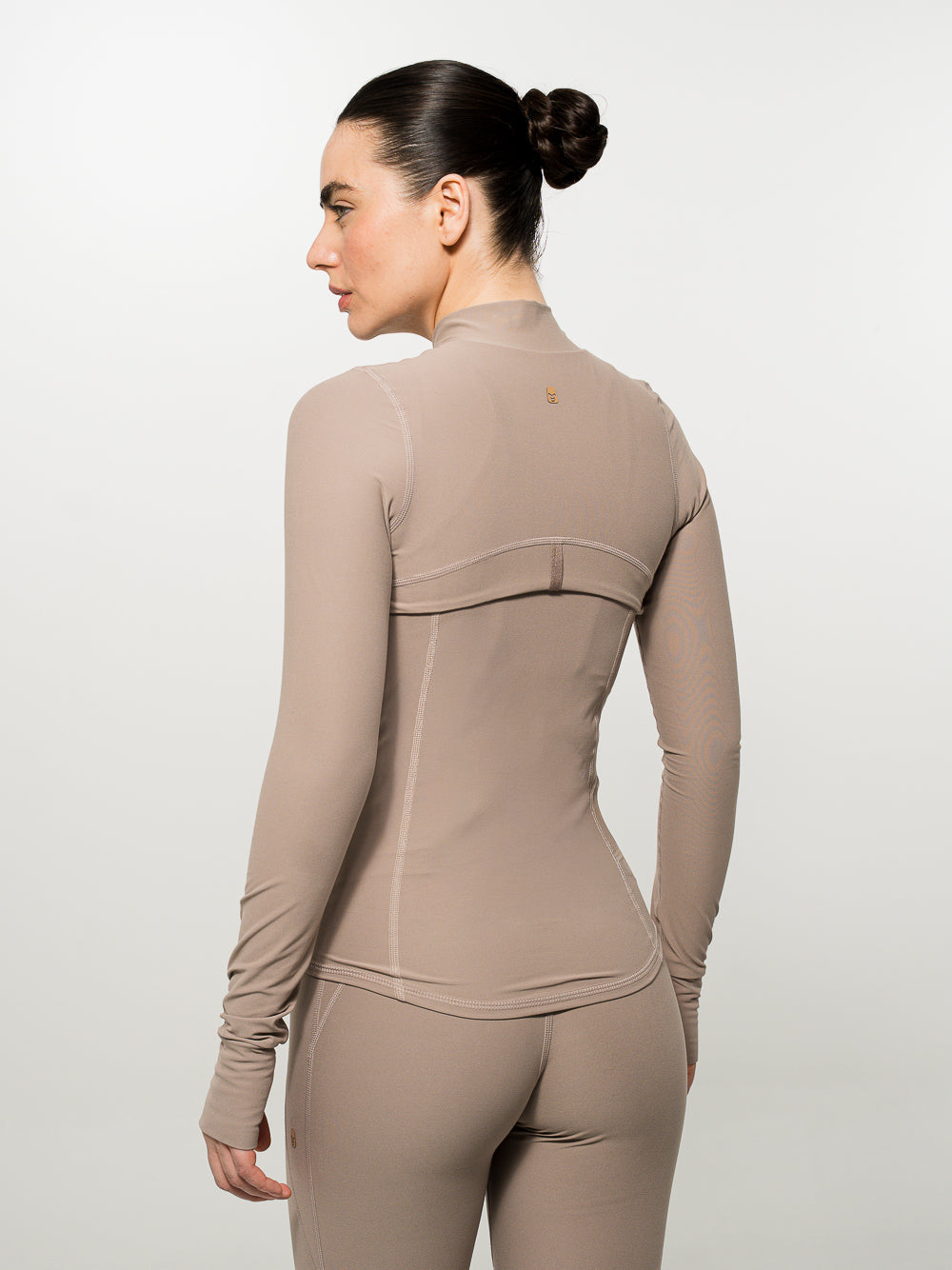 Conjunto Performance Fit Mocca